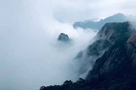 黄毅清(黄毅清背后的励志故事)