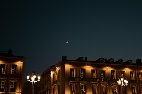 秋夜曲张仲素(神仙追悼会：秋夜曲张仲素独享星辰月夜)