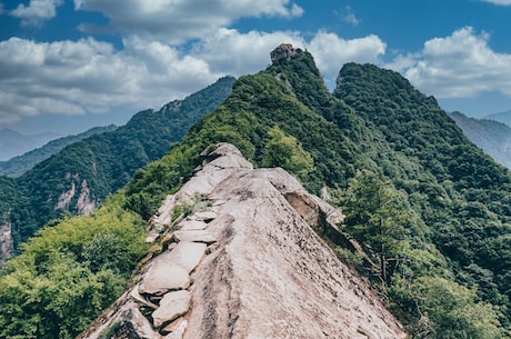 石家庄封龙山(石家庄封龙山：重回古代道路，领略自然景观)